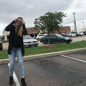 Meet your Posher, Leslie